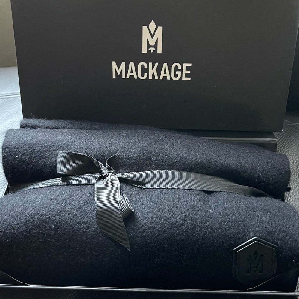 Mackage scarf